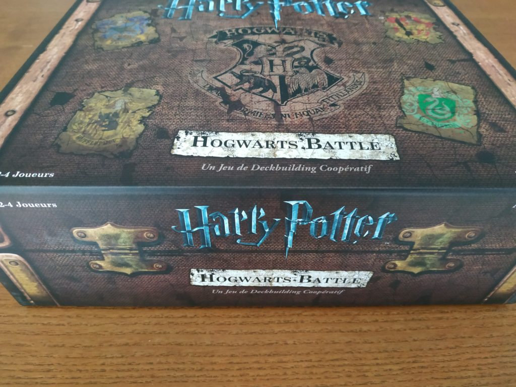 Harry Potter : Hogwart's Battle. Jeu coopératif de deck-building.