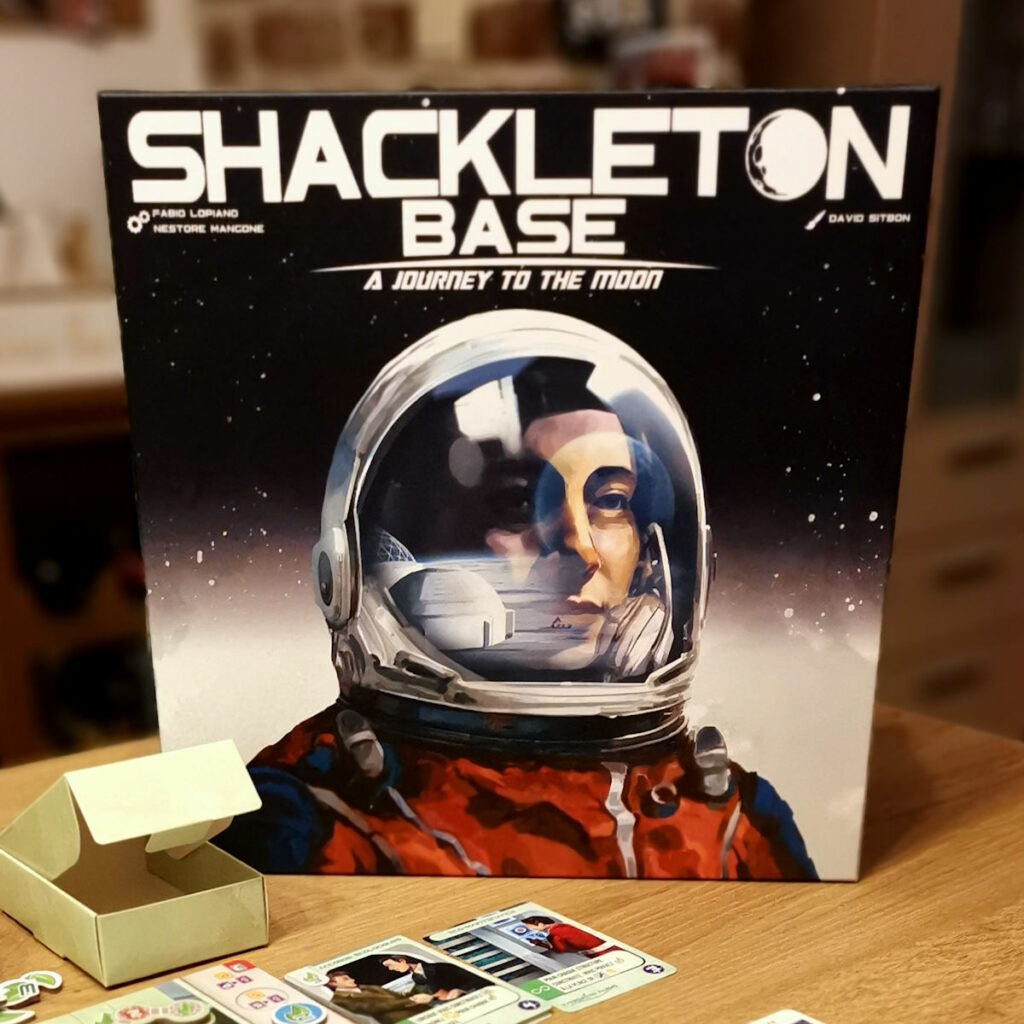 La boite de Shackleton Base, sobre...