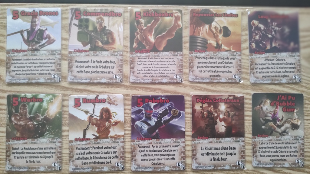 Cartes Hommes d'actions de l'extension Smash Up fait son cinéma