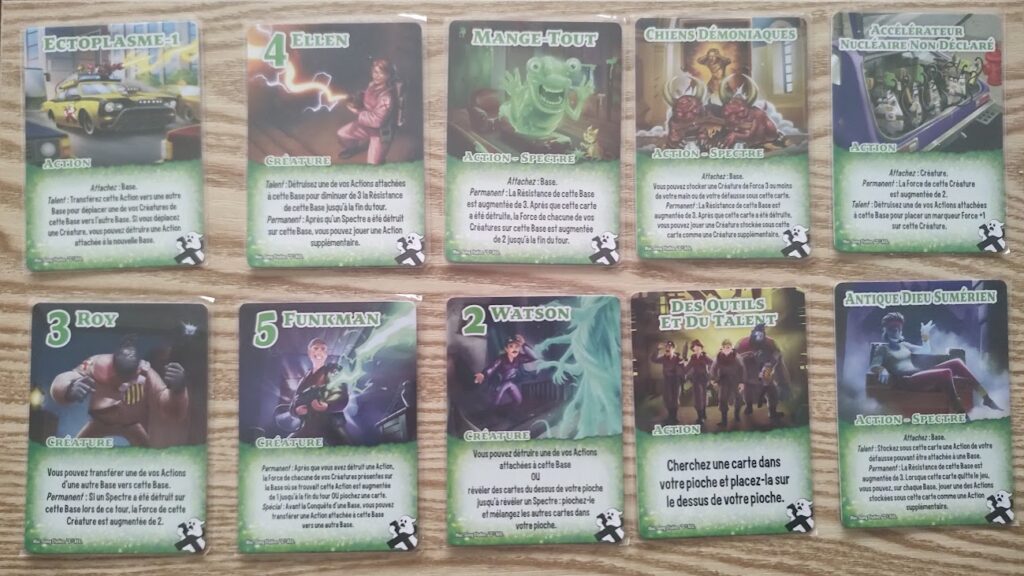 Cartes Traqueurs de spectres de l'extension Smash Up fait son cinéma