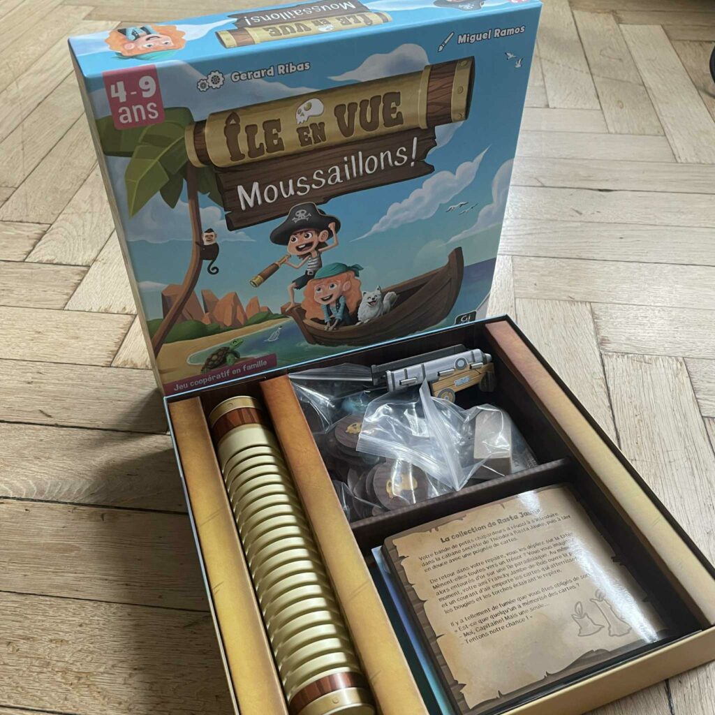 Île en vue, Moussaillons ! boite